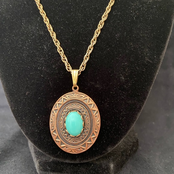 Copper pendent with turquoise colored stone. - Picture 1 of 3